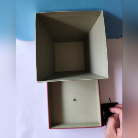 4/$50⭐️Punch Studio Tapered Gift Box w/Black Tassel No. 86413 - Picture 5 of 7